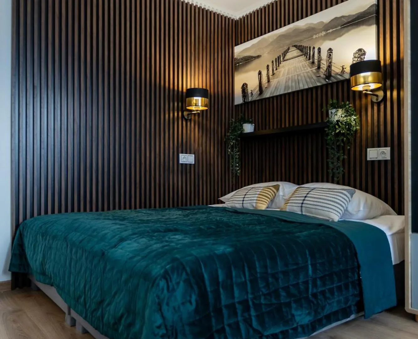 Unitapartament Short Rent Apartment In Warsaw By Metro Station Rondo Onz Apart With 3Bedrooms 22